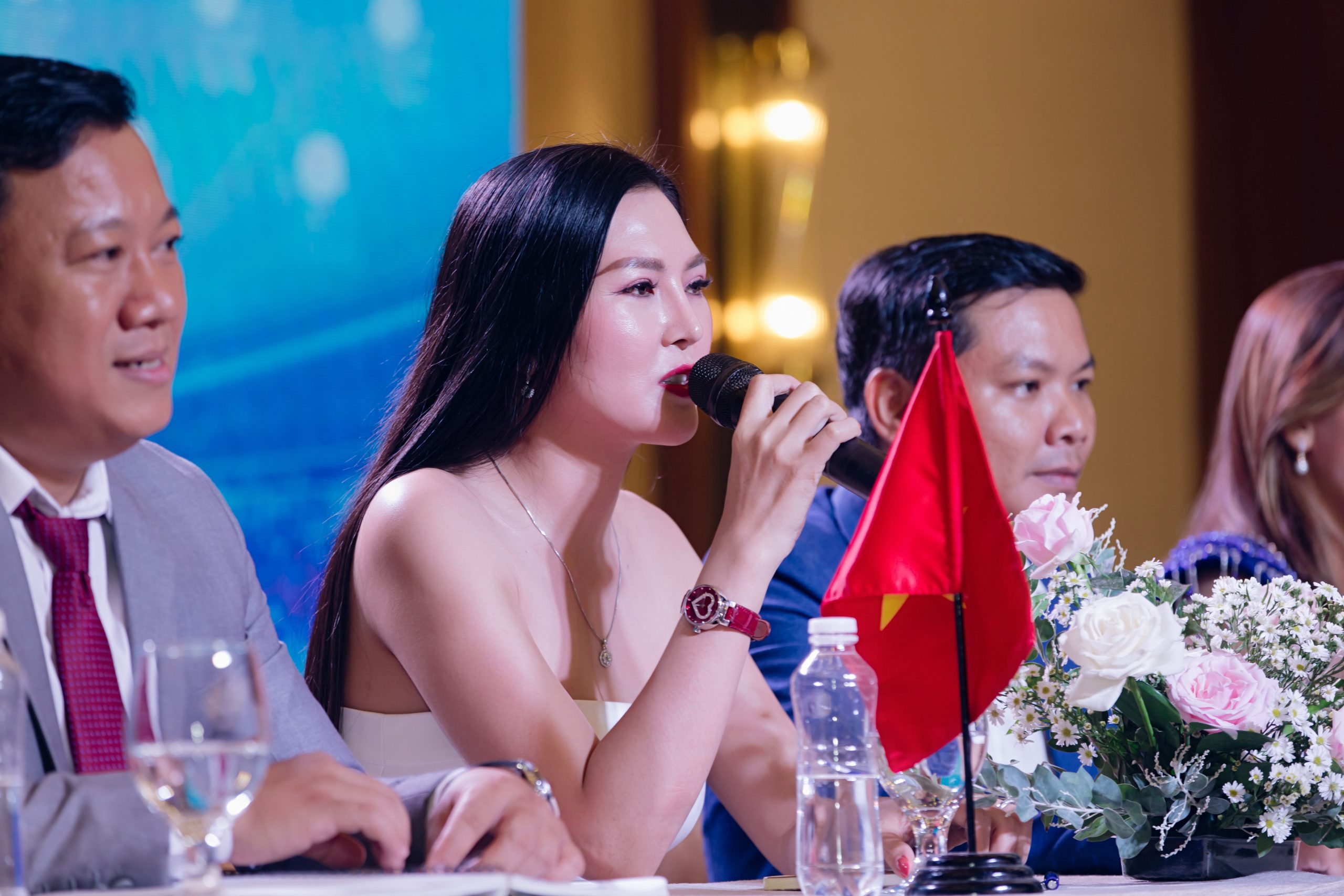 Hoa hậu Doanh nhân thế giới người Việt -2024 sẽ nhận được chiếc vương miện cao quý và nhiều phần thưởng giá trị khác