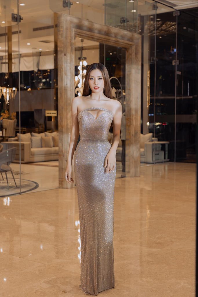 Phía Hoa hậu Tiểu Vy phủ nhận tin đồn rời công ty chủ quản.